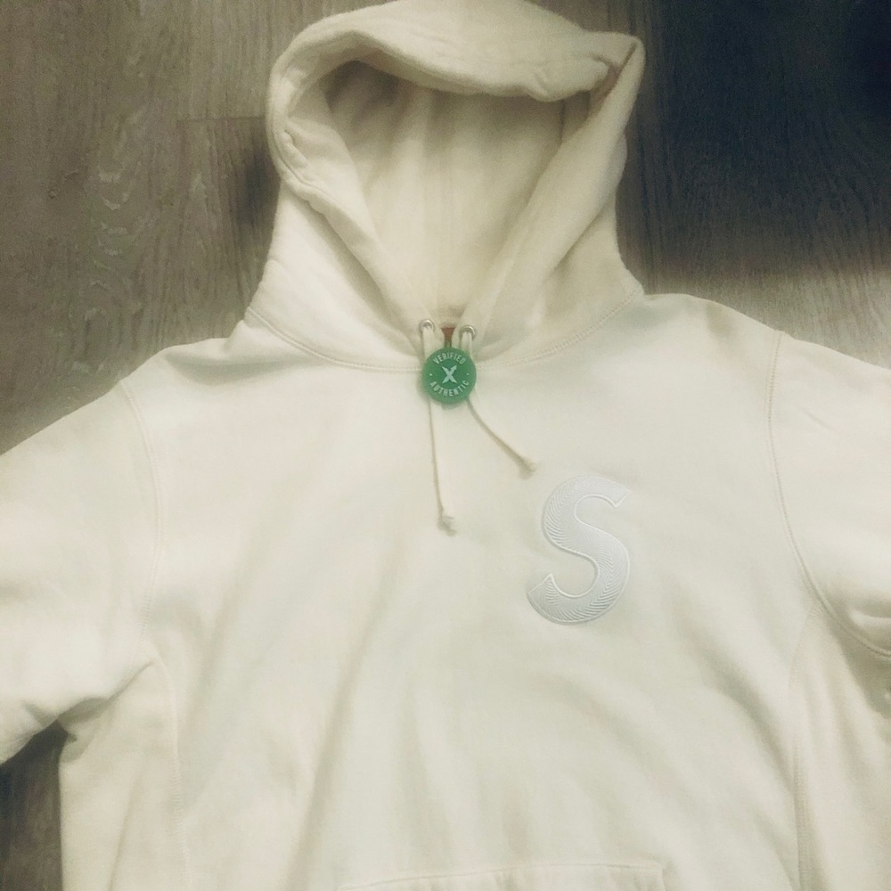 Supreme Hoodie